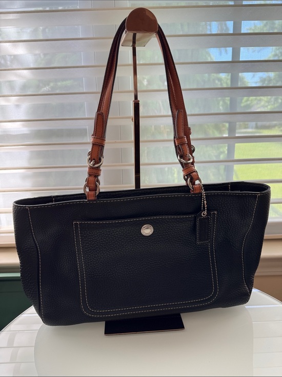 Coach Handbags - Vintage Coach Black Leather Shoulder Tote with Brown Handles